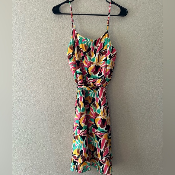 🆕 Nine West Crosshatch Spaghetti Strap Flutter Hem Tie Waist Dress | M - Picture 4 of 6